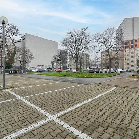 Natural-Style Apartment In The Centre Of Bratislava Bagian luar foto