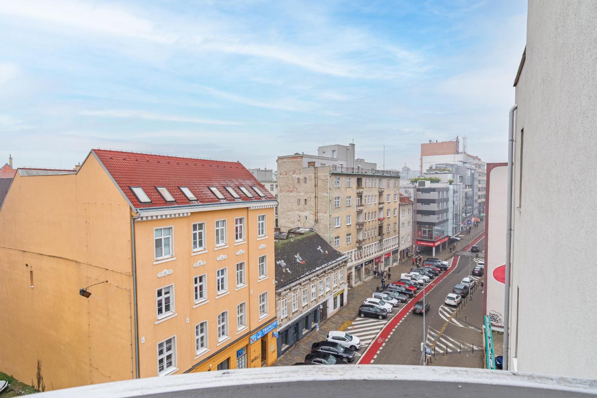 Natural-Style Apartment In The Centre Of Bratislava Bagian luar foto