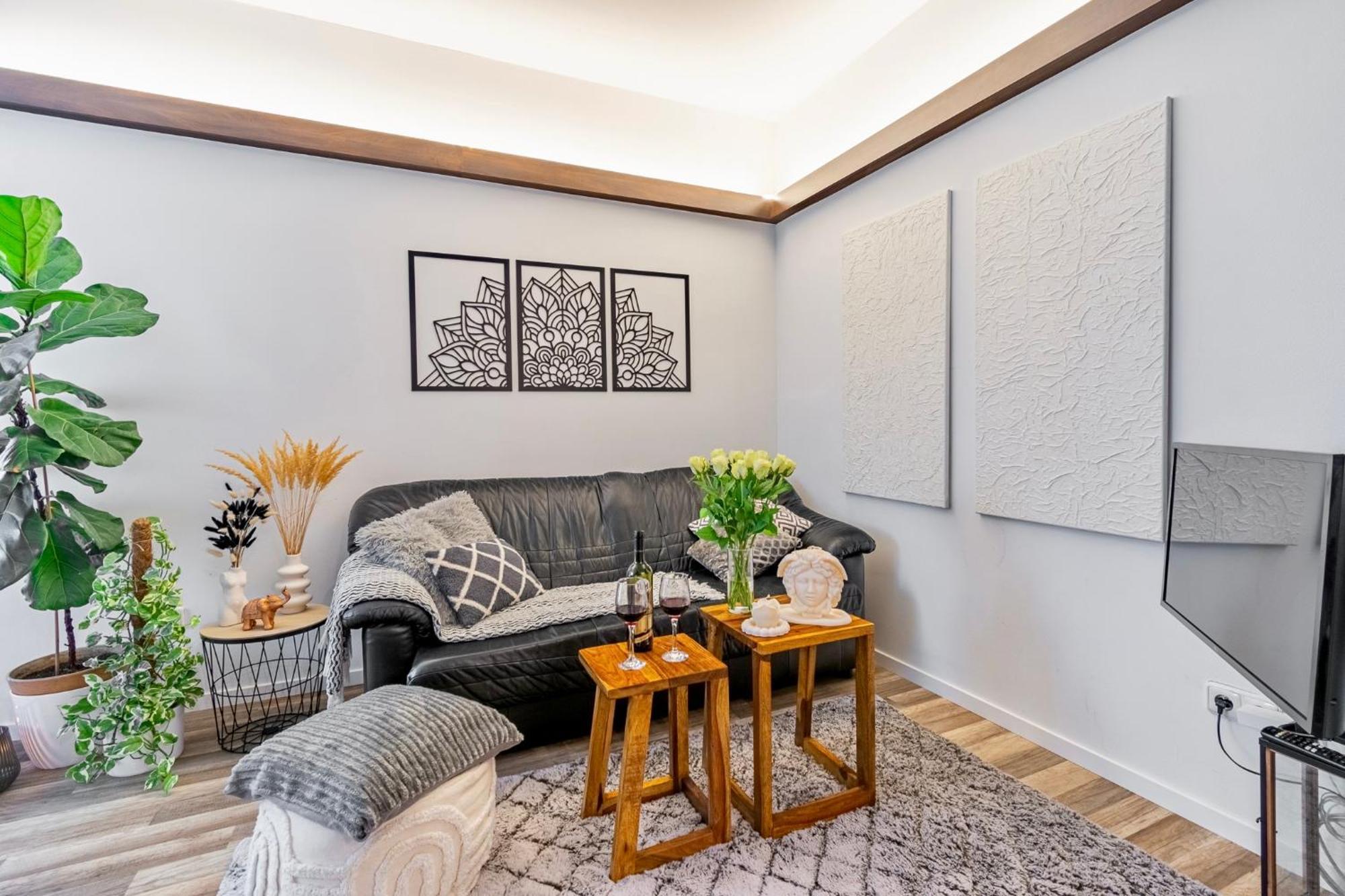 Natural-Style Apartment In The Centre Of Bratislava Bagian luar foto