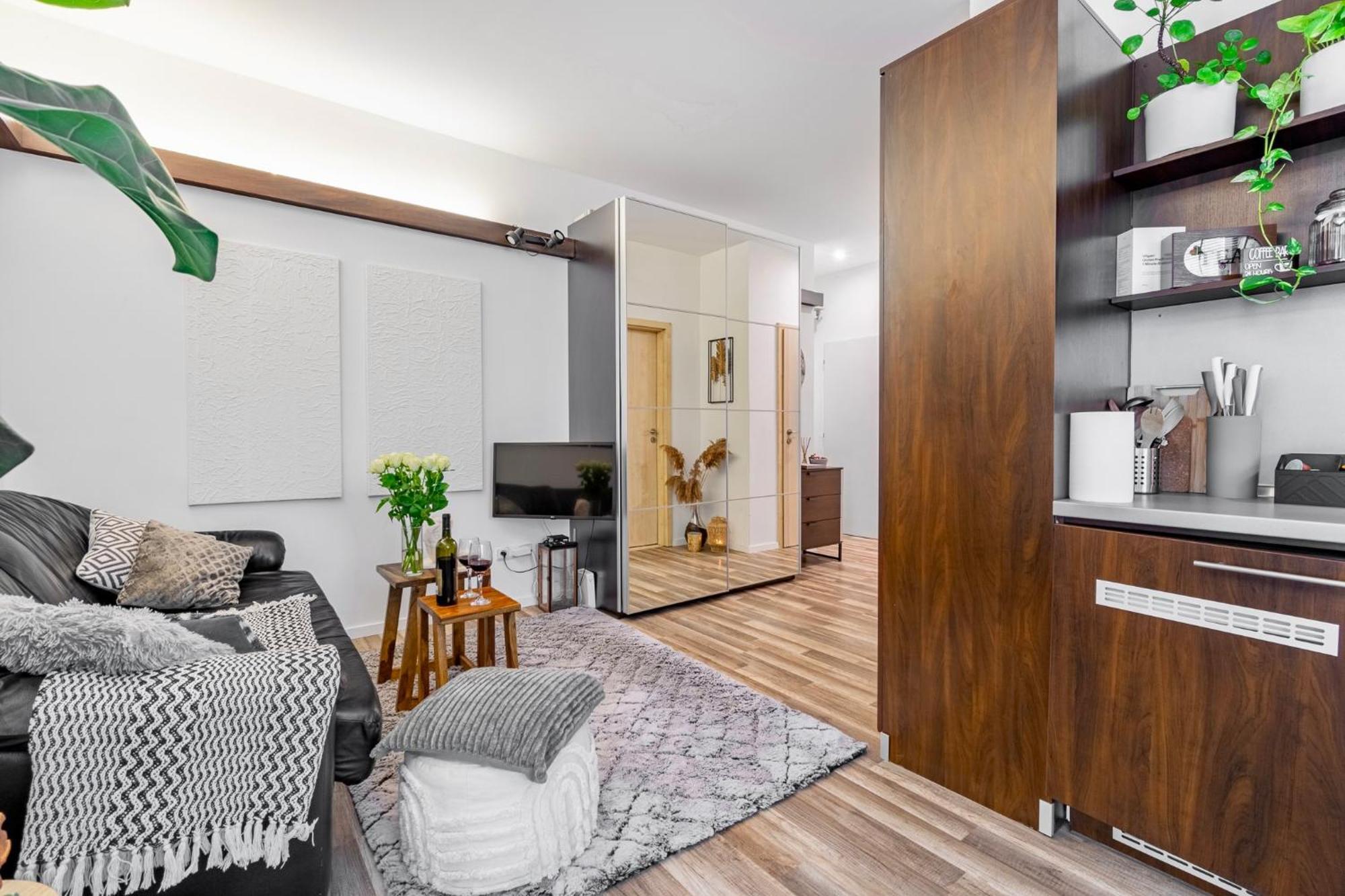 Natural-Style Apartment In The Centre Of Bratislava Bagian luar foto