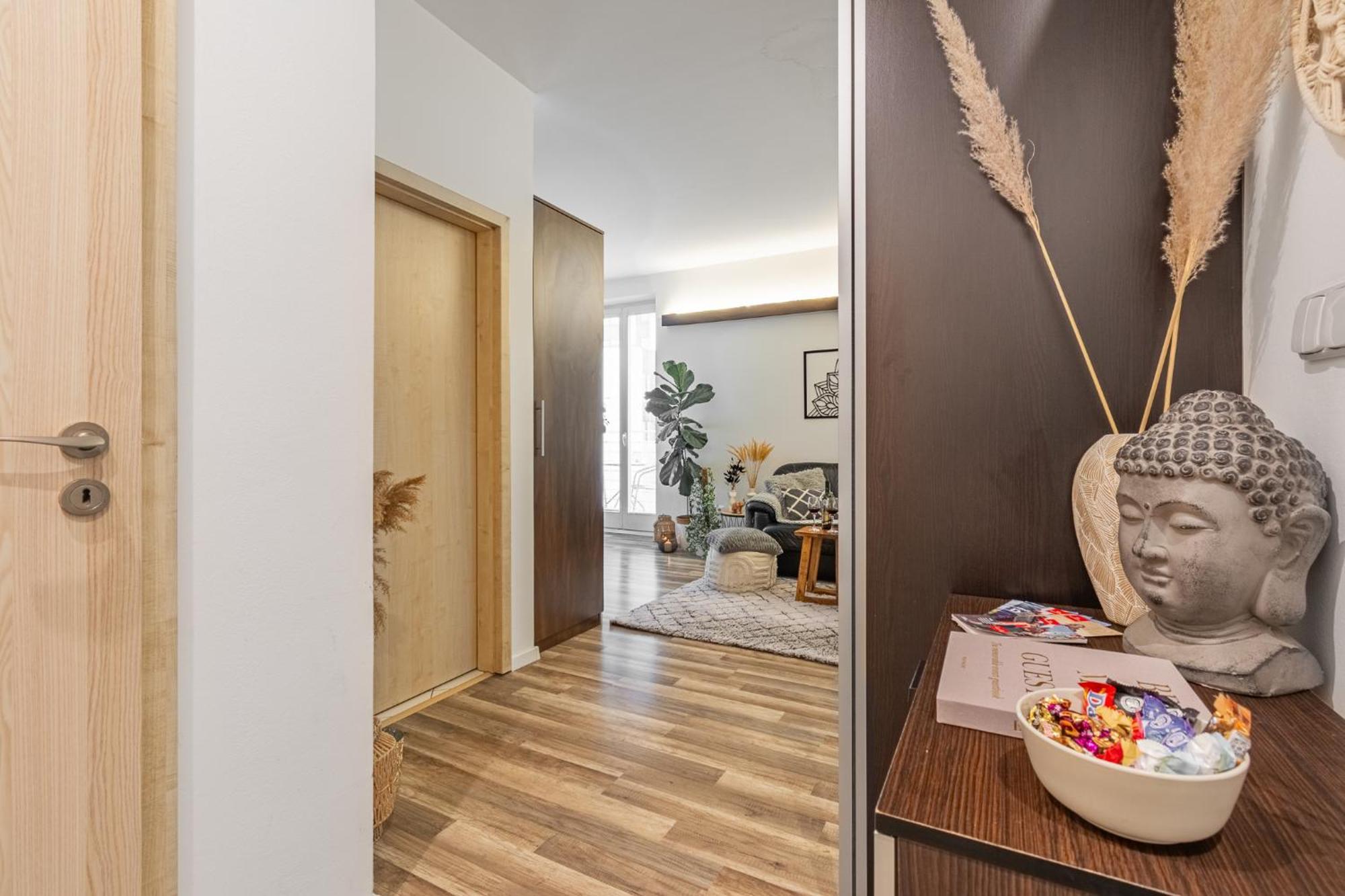 Natural-Style Apartment In The Centre Of Bratislava Bagian luar foto