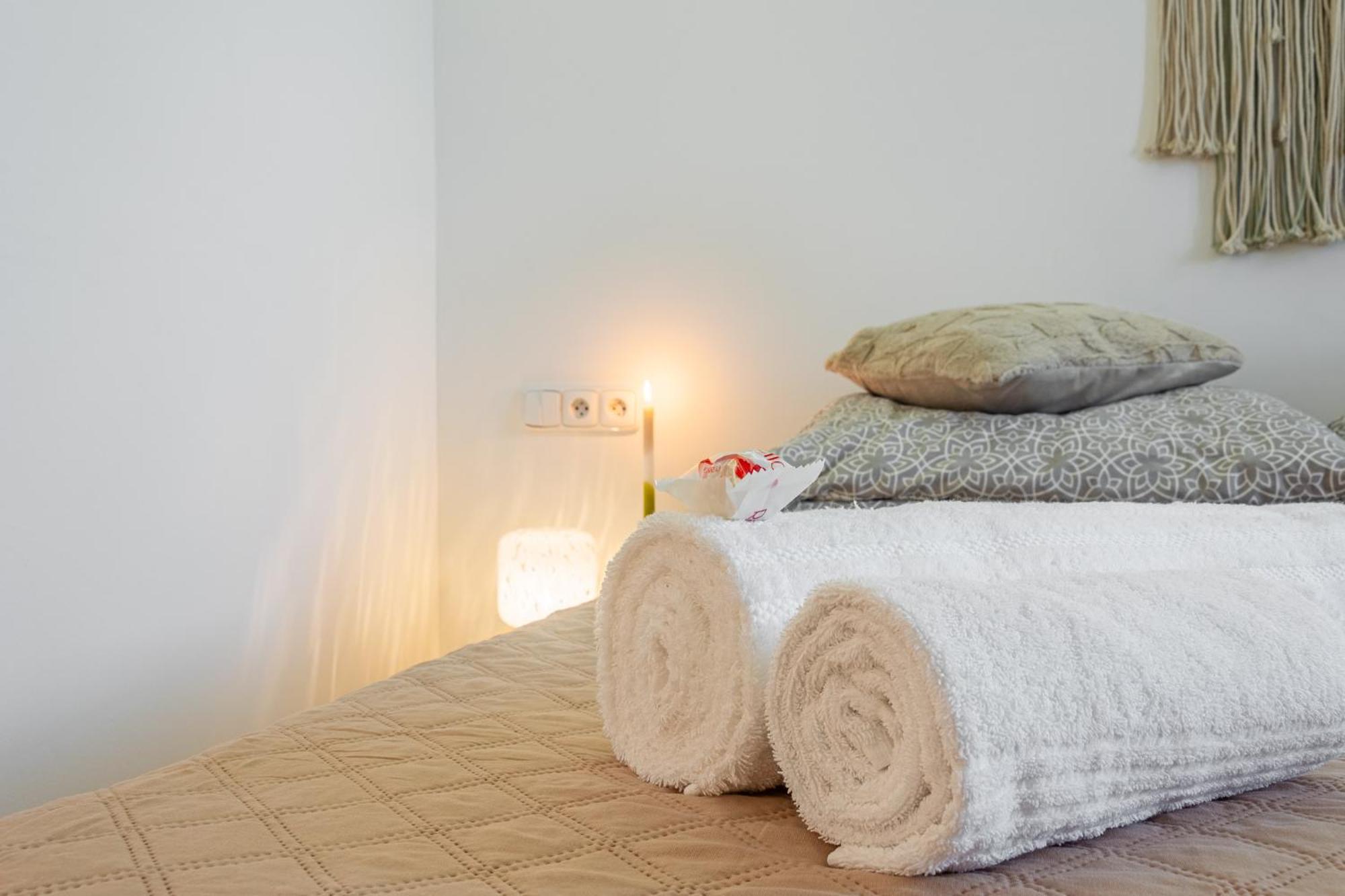 Natural-Style Apartment In The Centre Of Bratislava Bagian luar foto