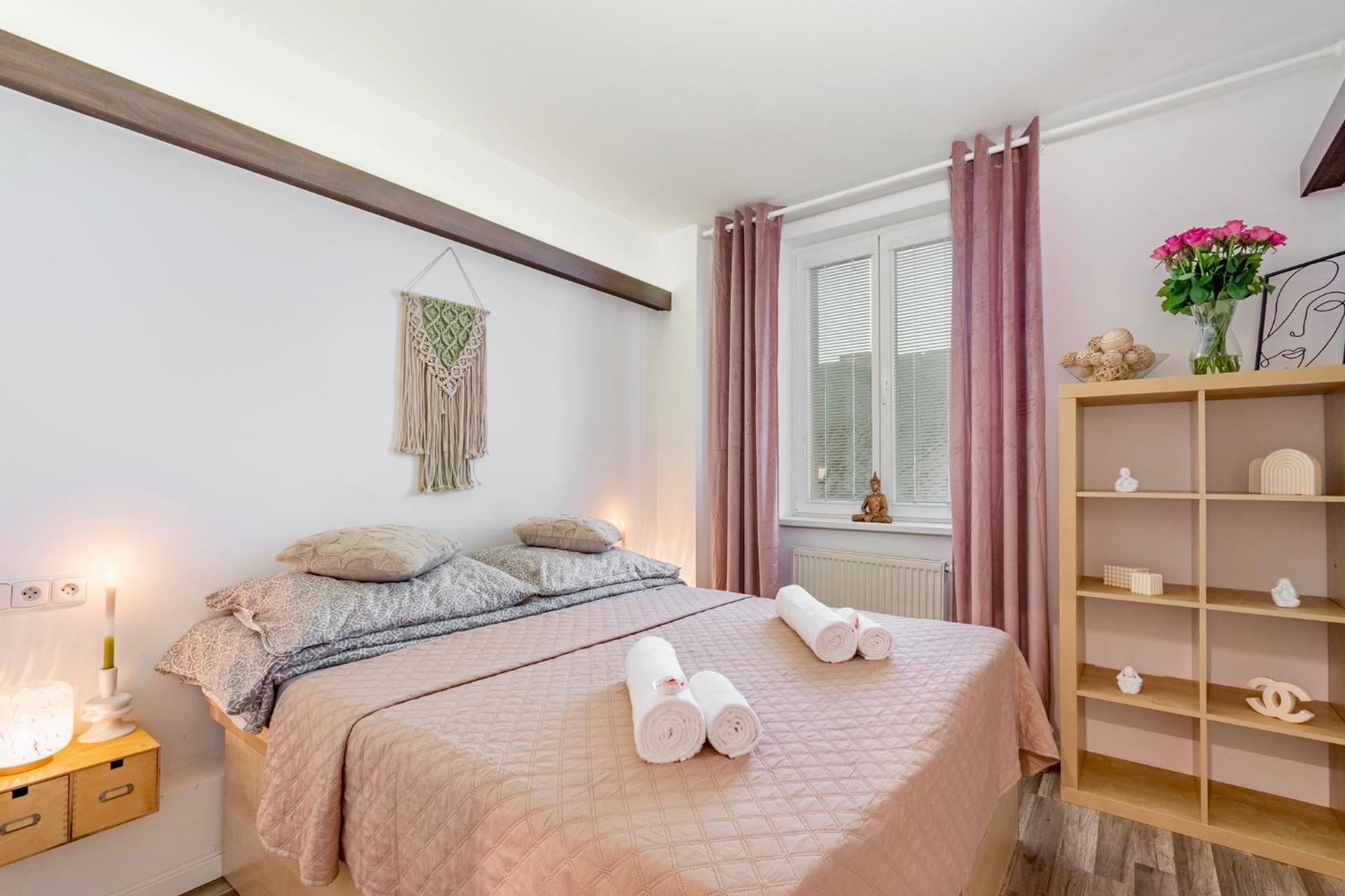 Natural-Style Apartment In The Centre Of Bratislava Bagian luar foto
