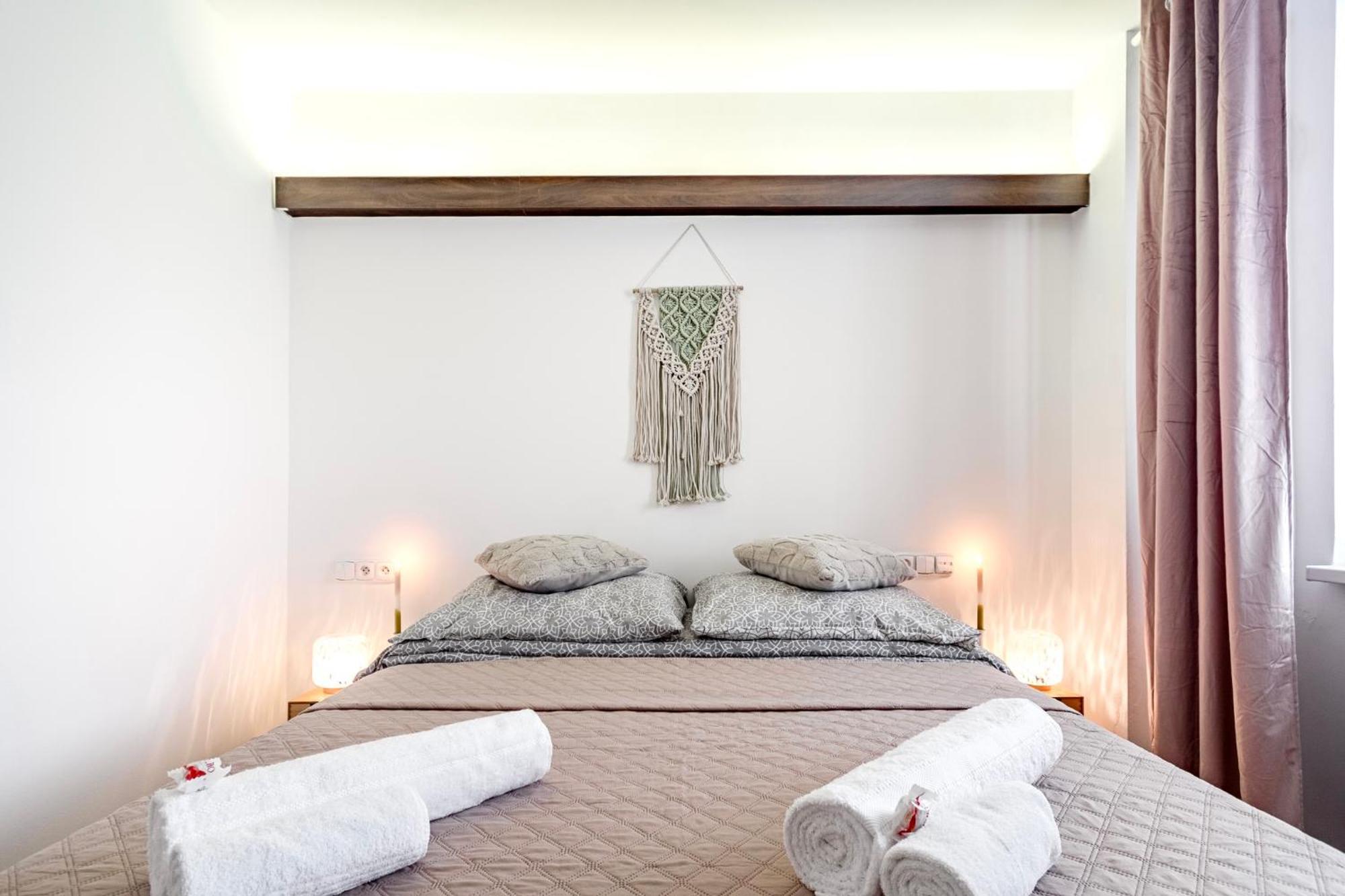 Natural-Style Apartment In The Centre Of Bratislava Bagian luar foto