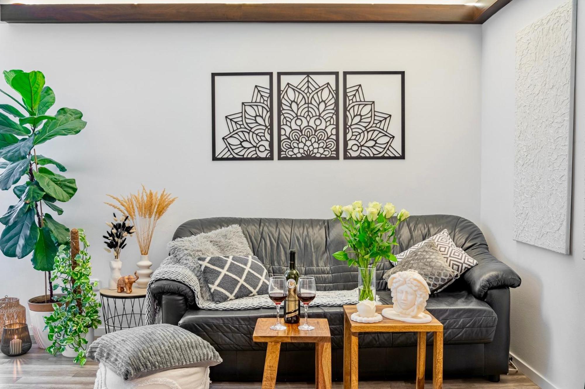 Natural-Style Apartment In The Centre Of Bratislava Bagian luar foto
